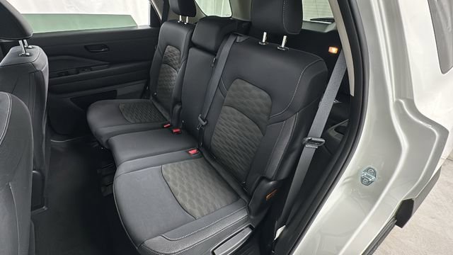 New 2026 Nissan Pathfinder S image 12