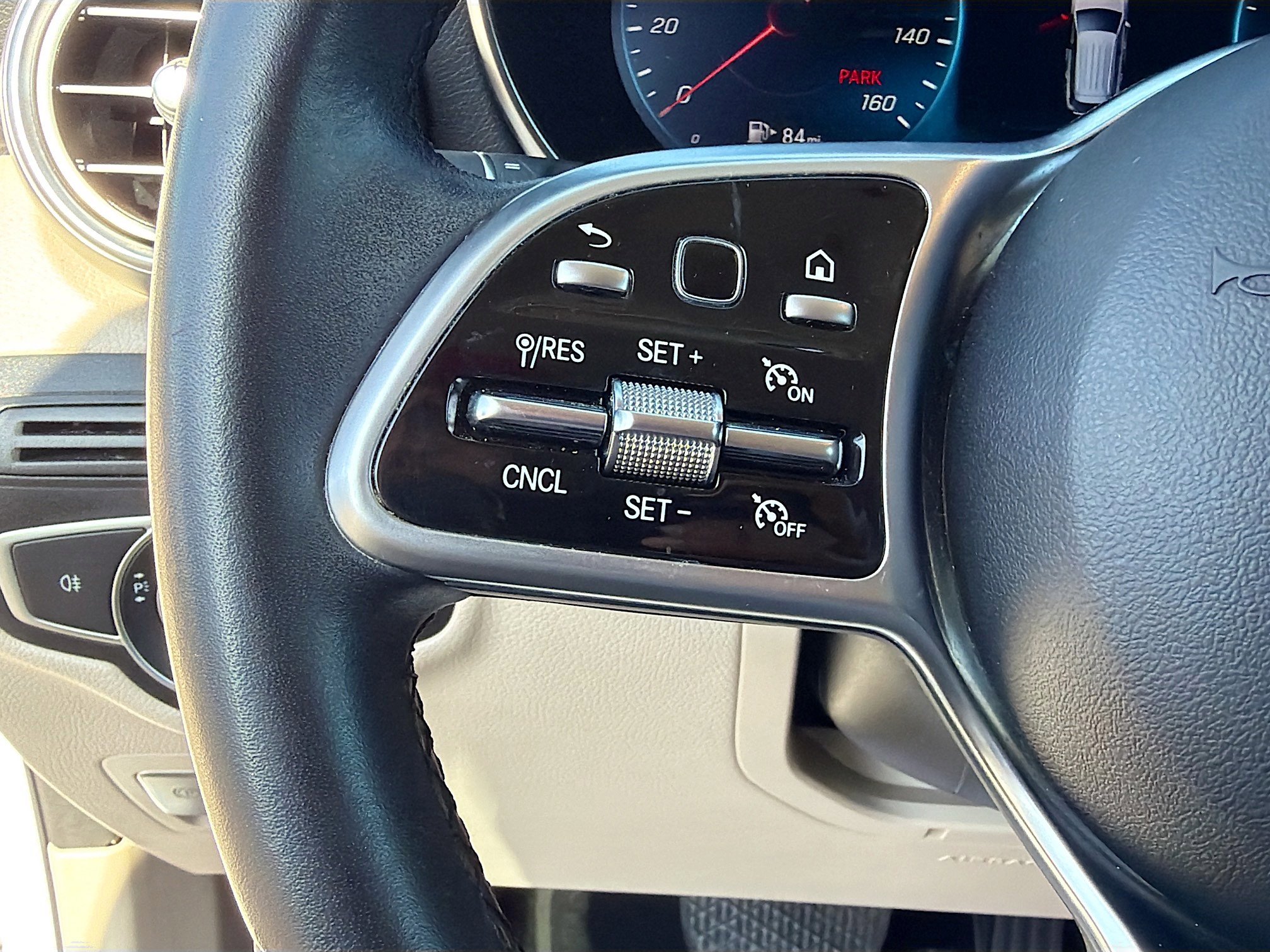 Used 2022 Mercedes-Benz GLC 300 image 37