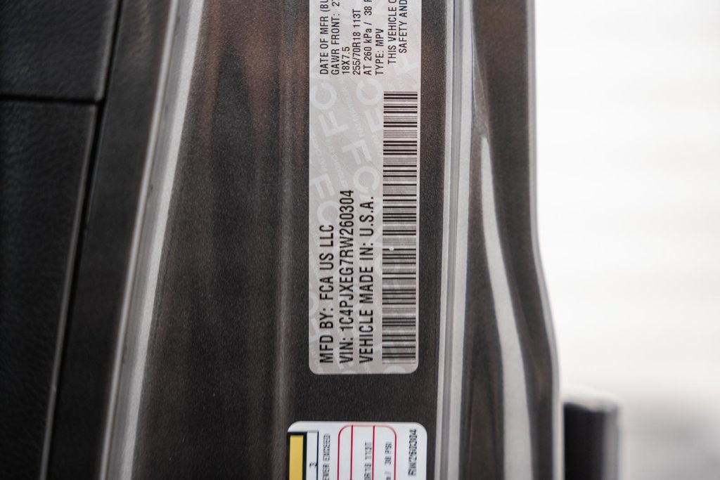 Used 2024 Jeep Wrangler Unlimited Sahara w/ Technology Group AWD/4WD image 43