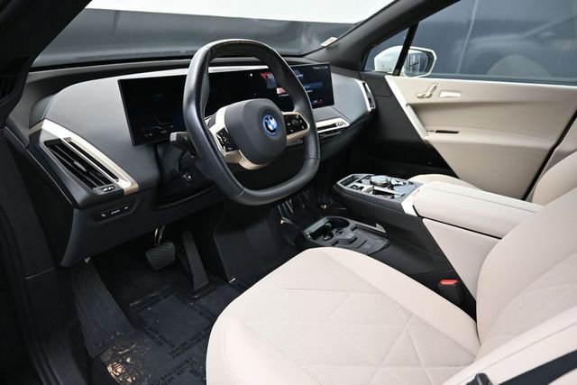 Used 2023 BMW iX xDrive50 AWD/4WD image 10