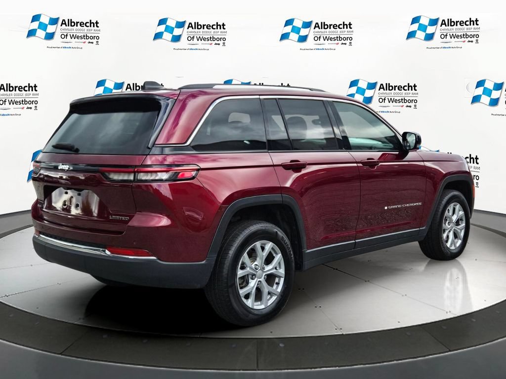 Used 2023 Jeep Grand Cherokee Limited AWD/4WD image 5