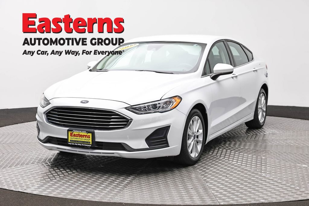 Used 2020 Ford Fusion SE FWD image 1