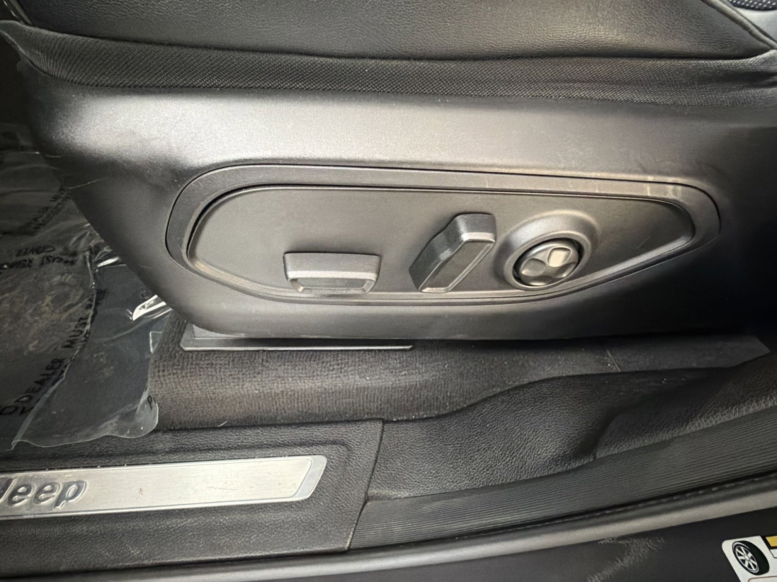 Used 2023 Jeep Grand Cherokee L Overland image 14