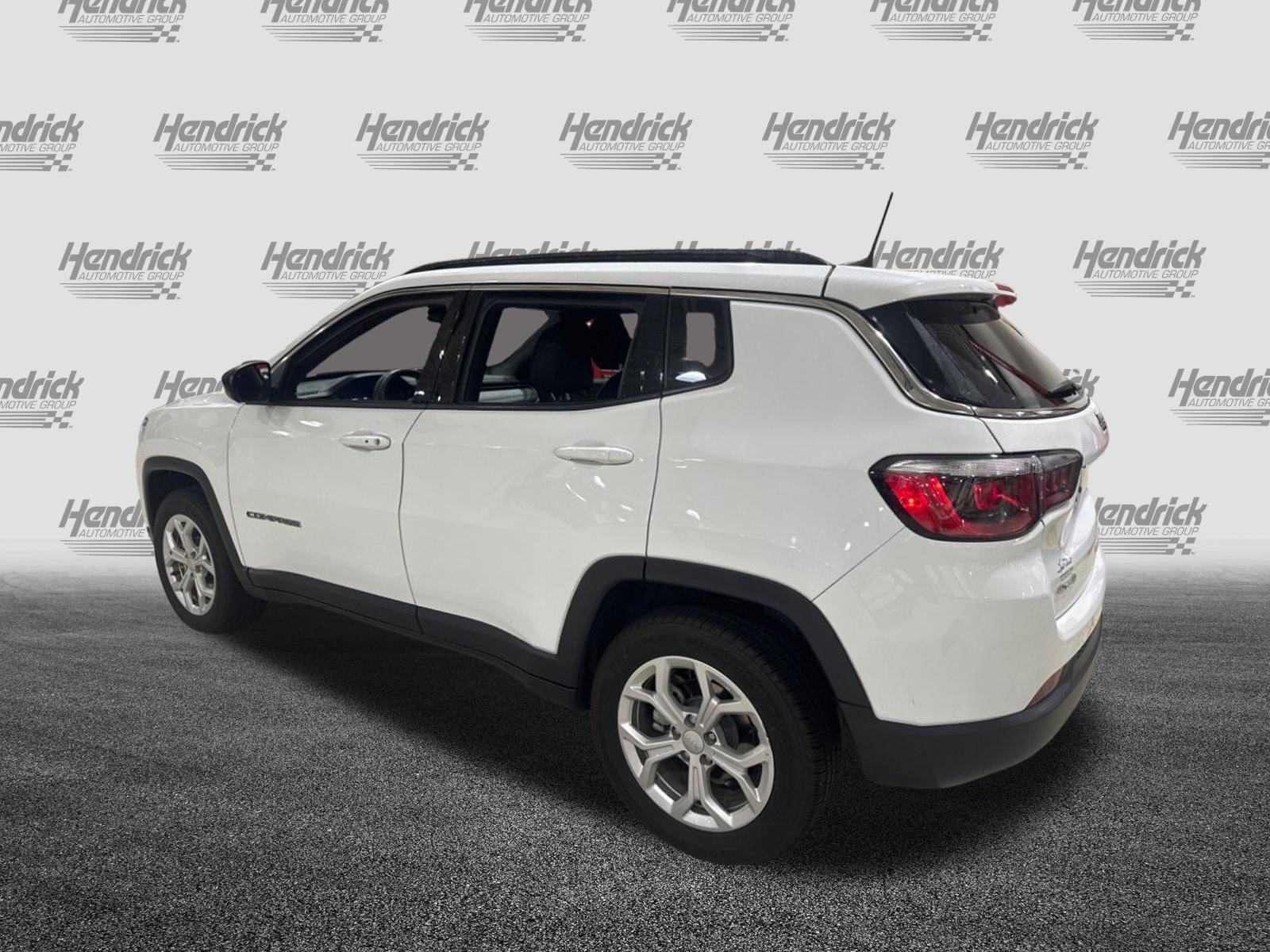 Used 2024 Jeep Compass Latitude AWD/4WD image 40