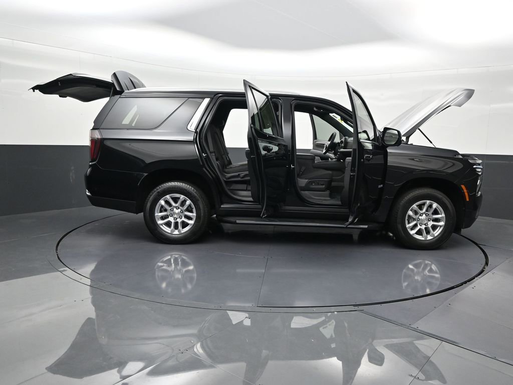 Used 2025 Chevrolet Tahoe LS image 33
