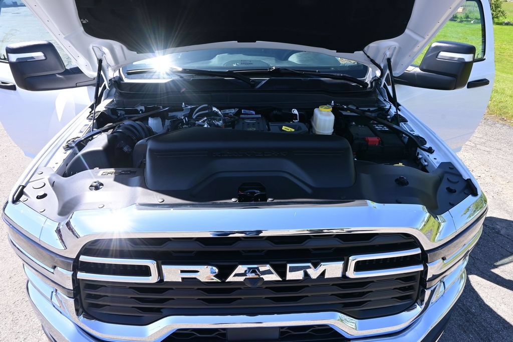 New 2026 RAM 5500 Tradesman w/ Chrome Appearance Group AWD/4WD image 18