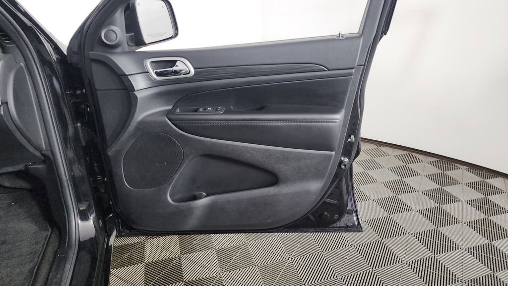 Used 2022 Jeep Grand Cherokee Laredo X image 31