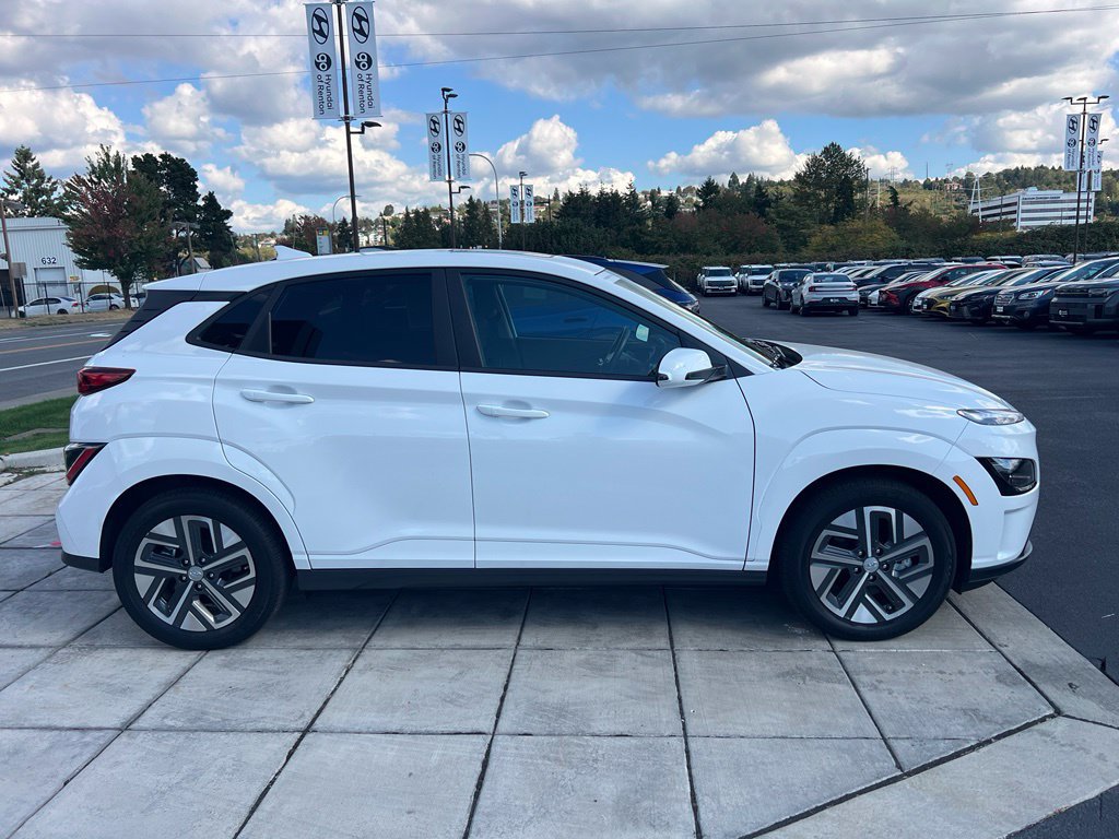 Certified 2023 Hyundai Kona SEL FWD image 6