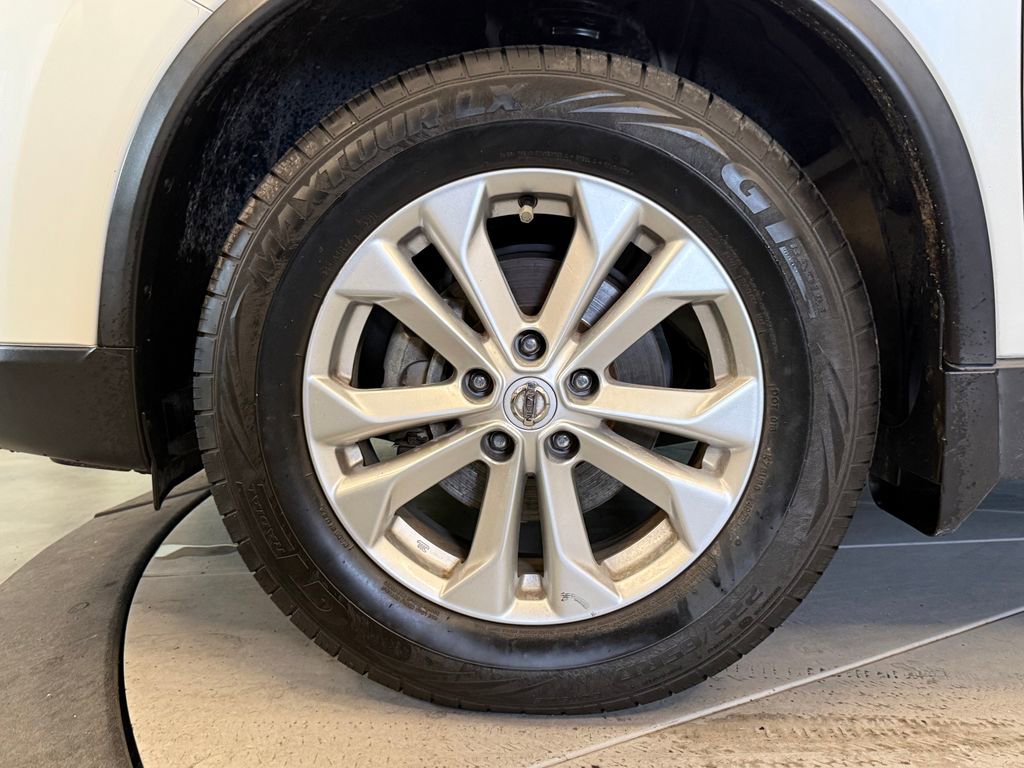 Used 2016 Nissan Rogue SV w/ SV Premium Package AWD/4WD image 25