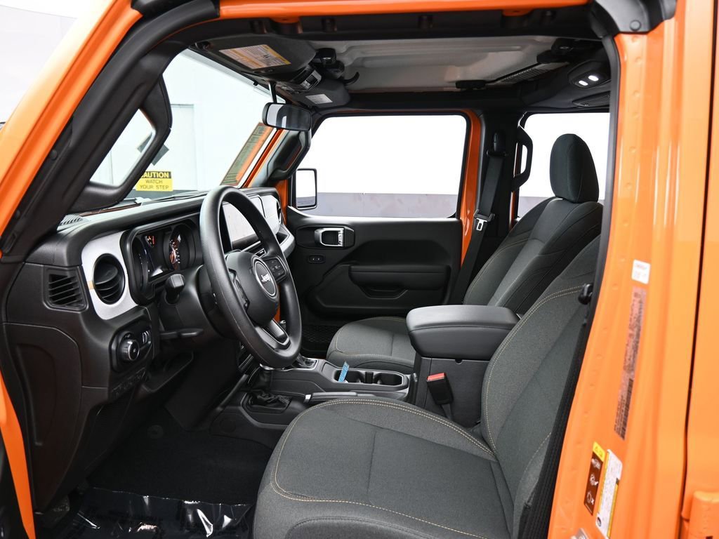 Used 2025 Jeep Wrangler Sport image 11