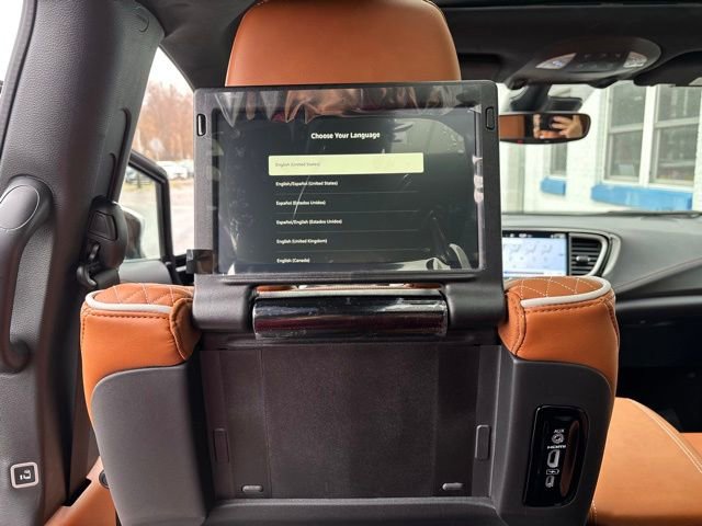 New 2026 Chrysler Pacifica Pinnacle image 28