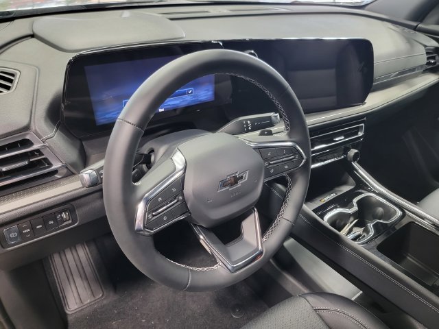 New 2026 Chevrolet Traverse LT w/ Sun and Wheel Package AWD/4WD image 12
