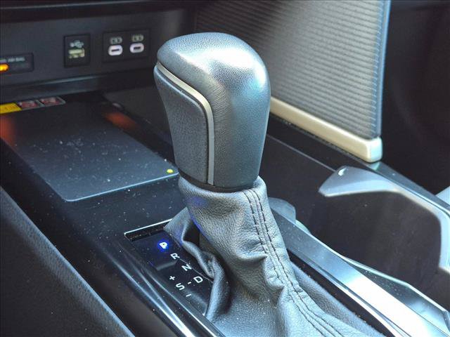 Used 2025 Toyota Camry SE FWD image 9