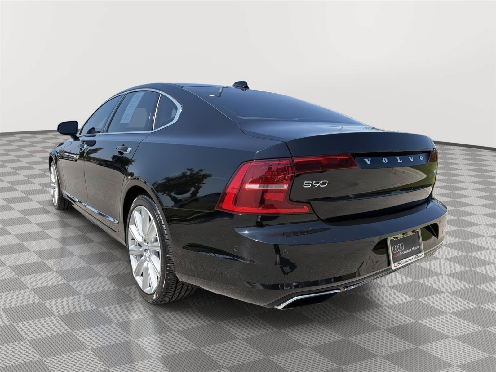 Used 2019 Volvo S90 T8 Inscription w/ Luxury Package AWD/4WD image 3