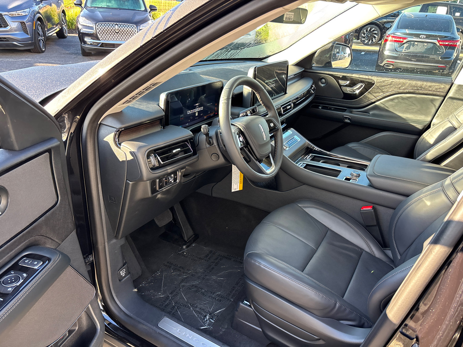 New 2027 Lincoln Aviator Reserve w/ Jet Appearance Package AWD/4WD image 23