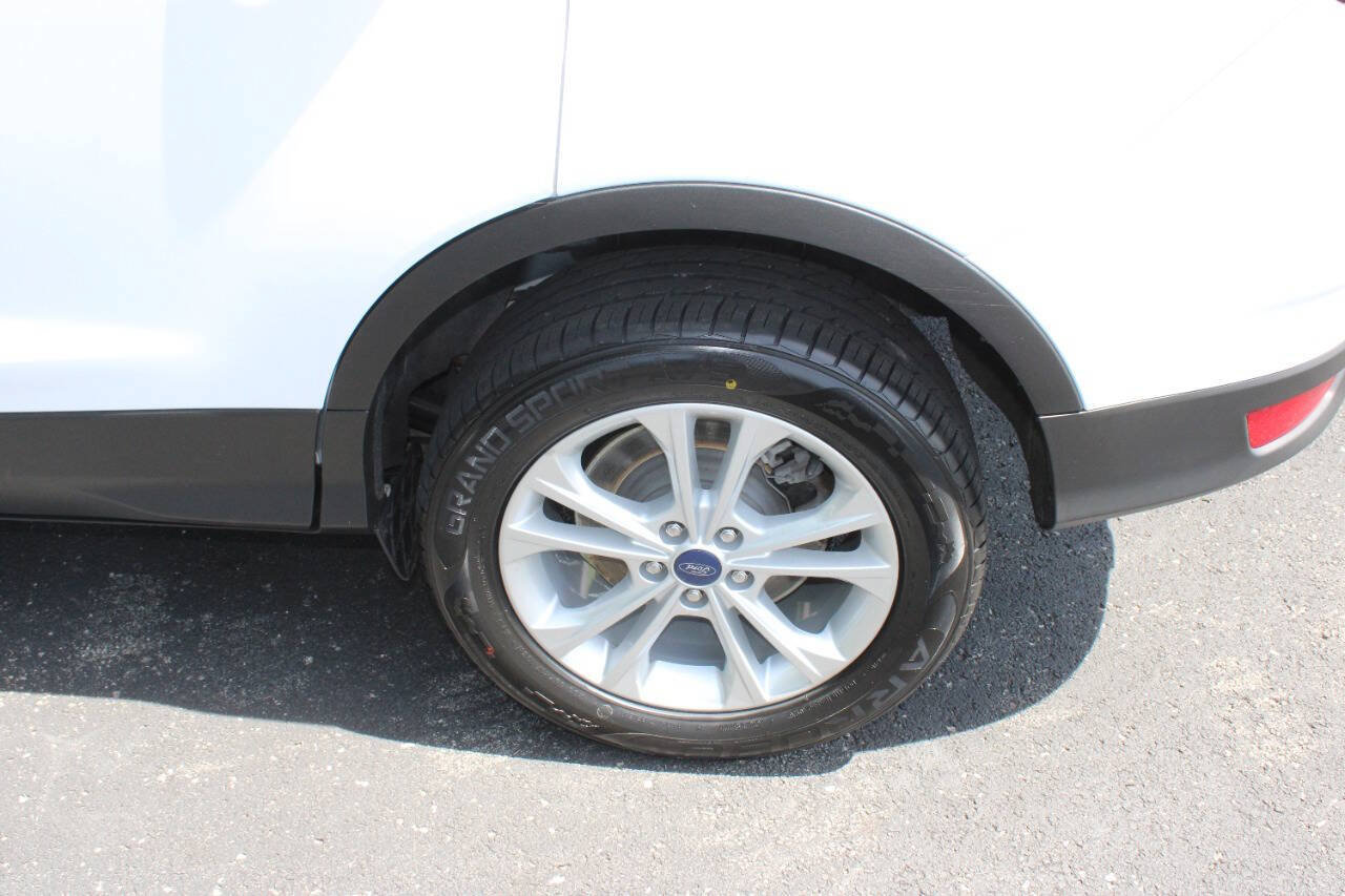 Used 2017 Ford Escape SE AWD/4WD image 6