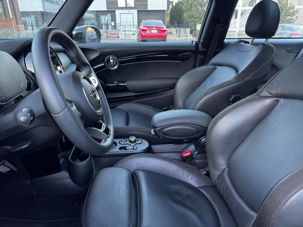 Used 2023 MINI Cooper SE image 7