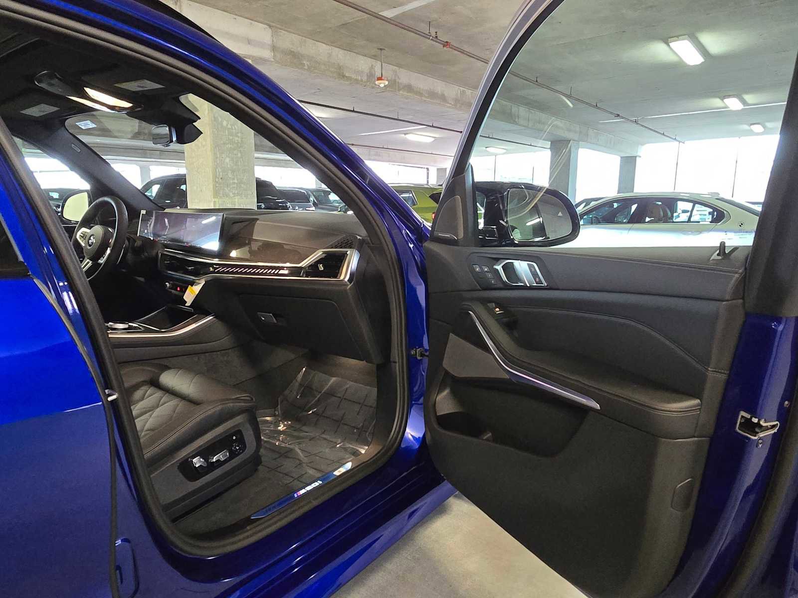 New 2026 BMW X5 M60i w/ Executive Package image 28