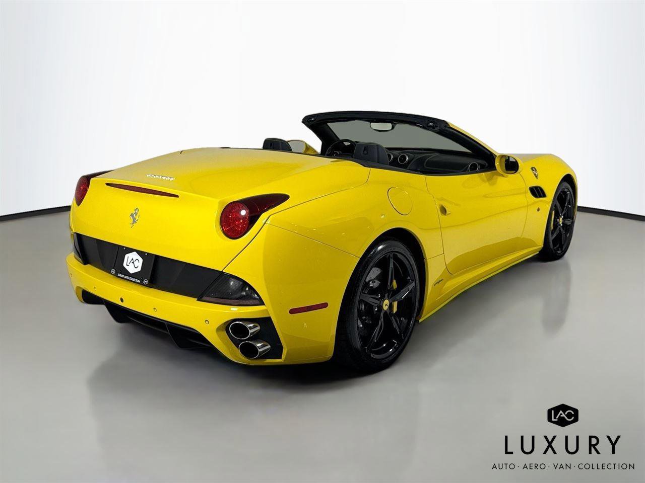 Used 2014 Ferrari California image 6