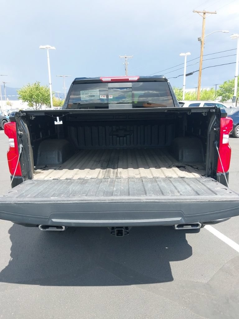 Used 2025 Chevrolet Silverado 1500 LT Trail Boss w/ Convenience Package II AWD/4WD image 9