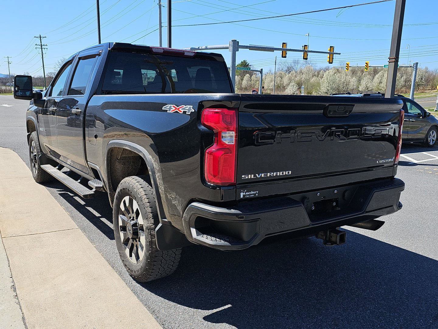 Used 2020 Chevrolet Silverado 2500 Custom w/ Custom Value Package image 4