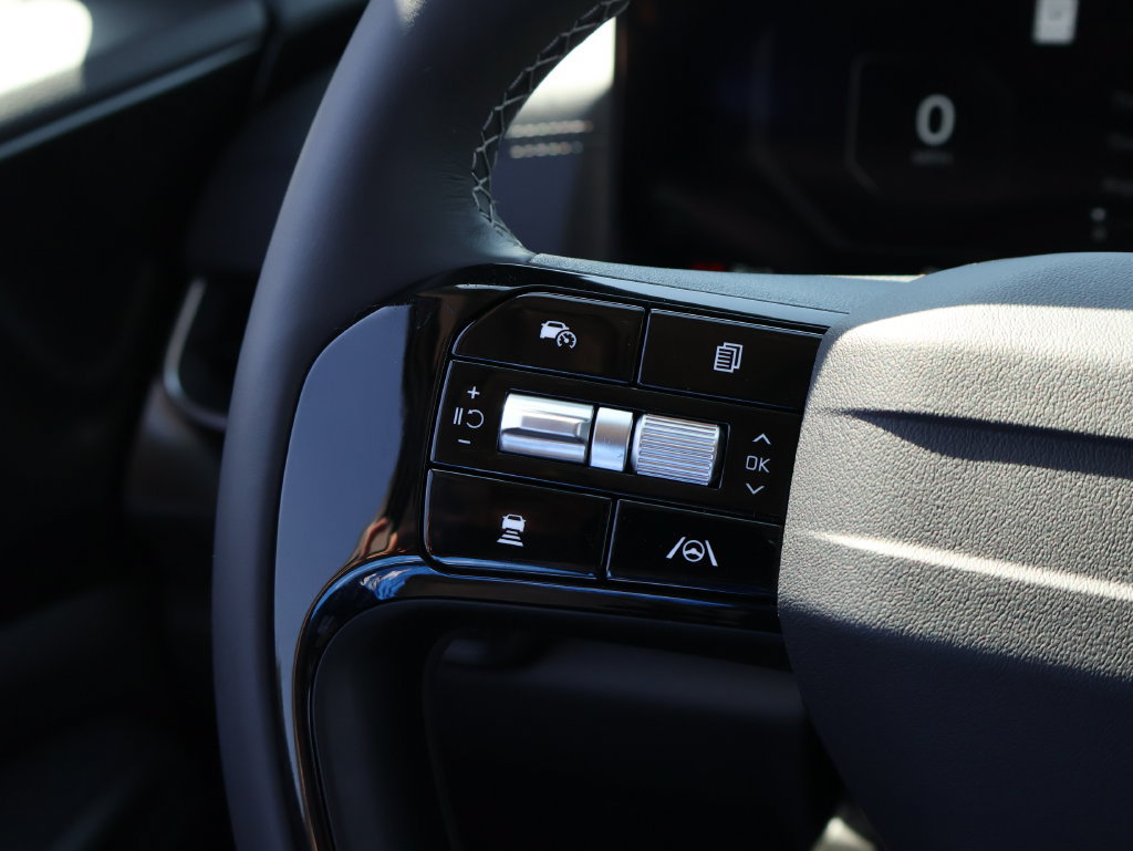 New 2027 Kia Carnival SX w/ Dark Edition Package FWD image 36