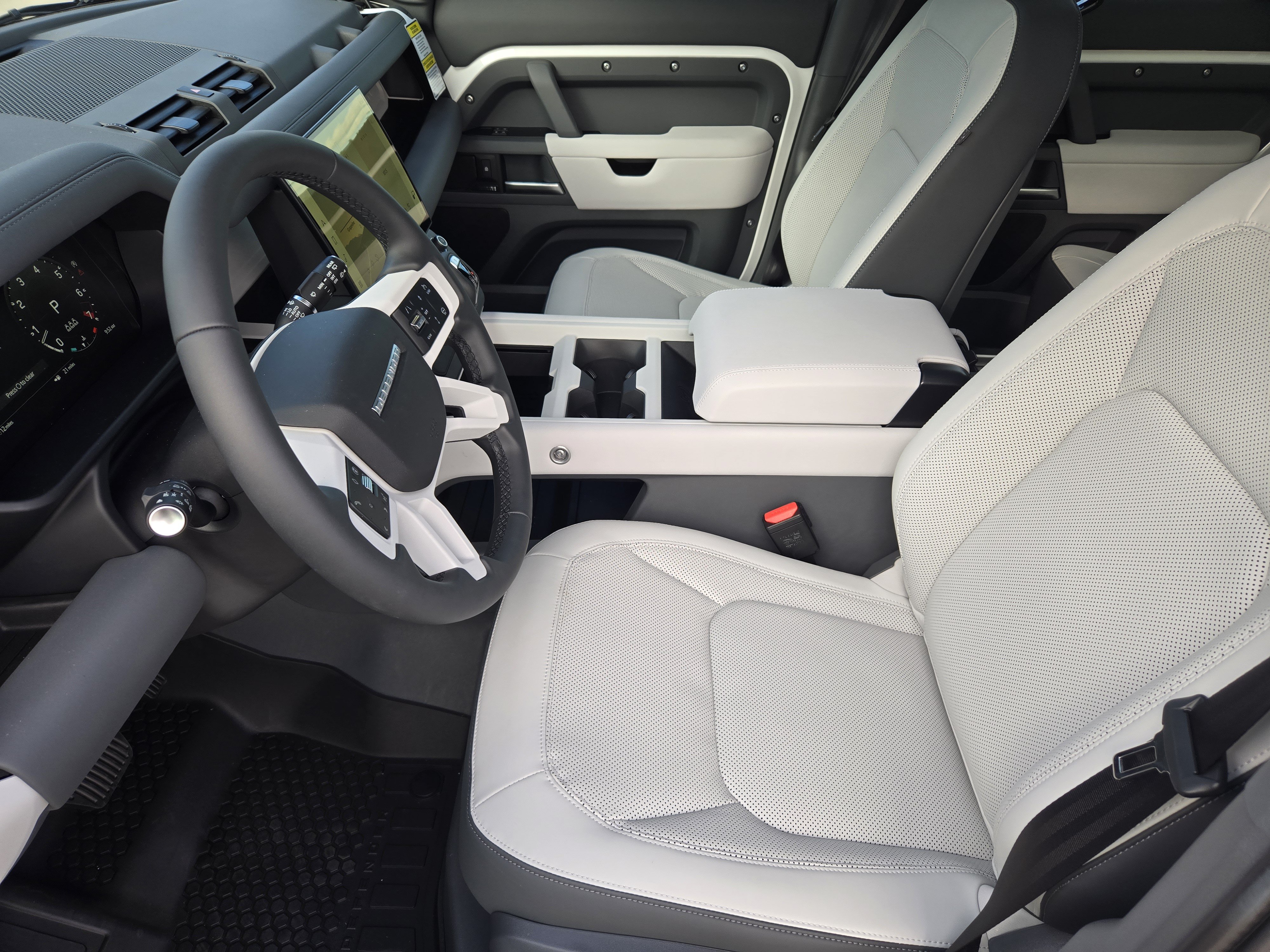 New 2026 Land Rover Defender 110 X-Dynamic SE AWD/4WD image 12