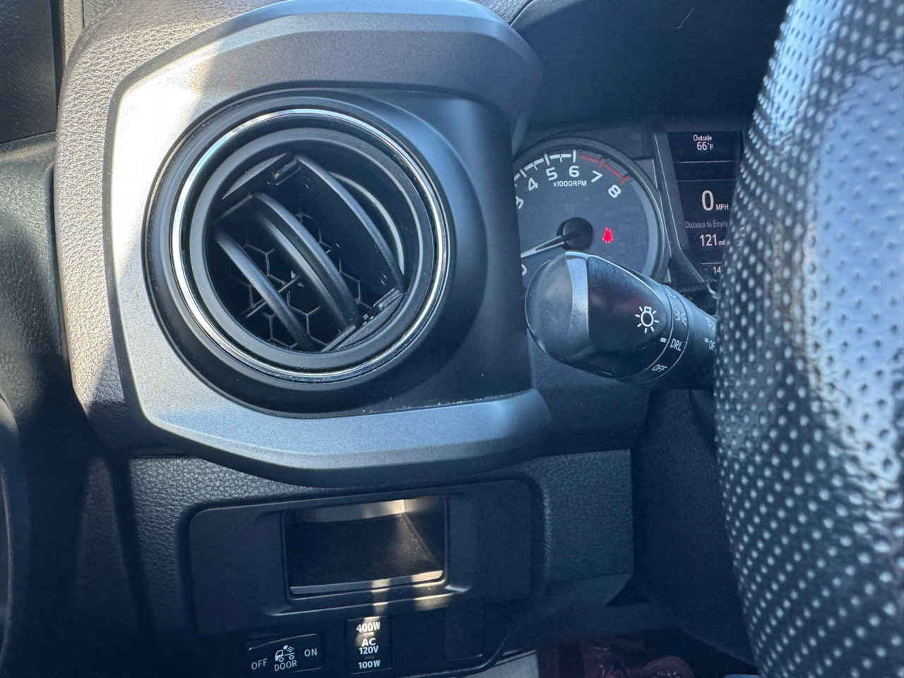 Used 2016 Toyota Tacoma TRD Sport image 27