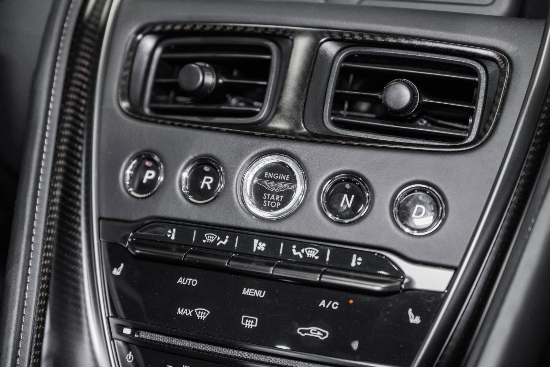 Used 2023 Aston Martin DBS Coupe RWD image 23