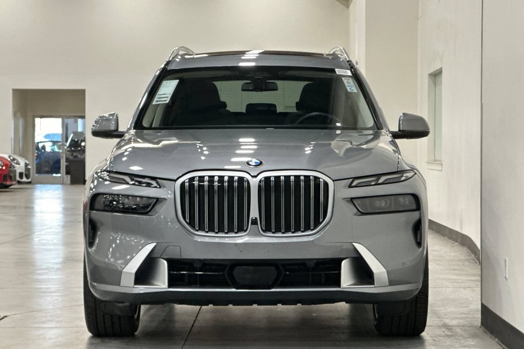 Used 2026 BMW X7 xDrive40i AWD/4WD image 9