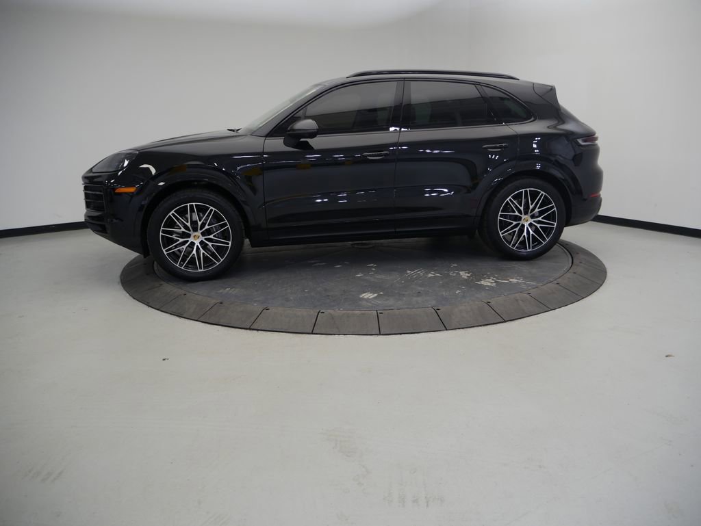 Certified 2024 Porsche Cayenne image 2