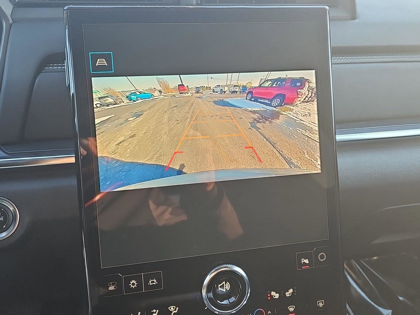 Used 2025 GMC Terrain Elevation image 16