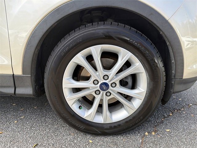 Used 2017 Ford Escape SE w/ Equipment Group 201A image 12