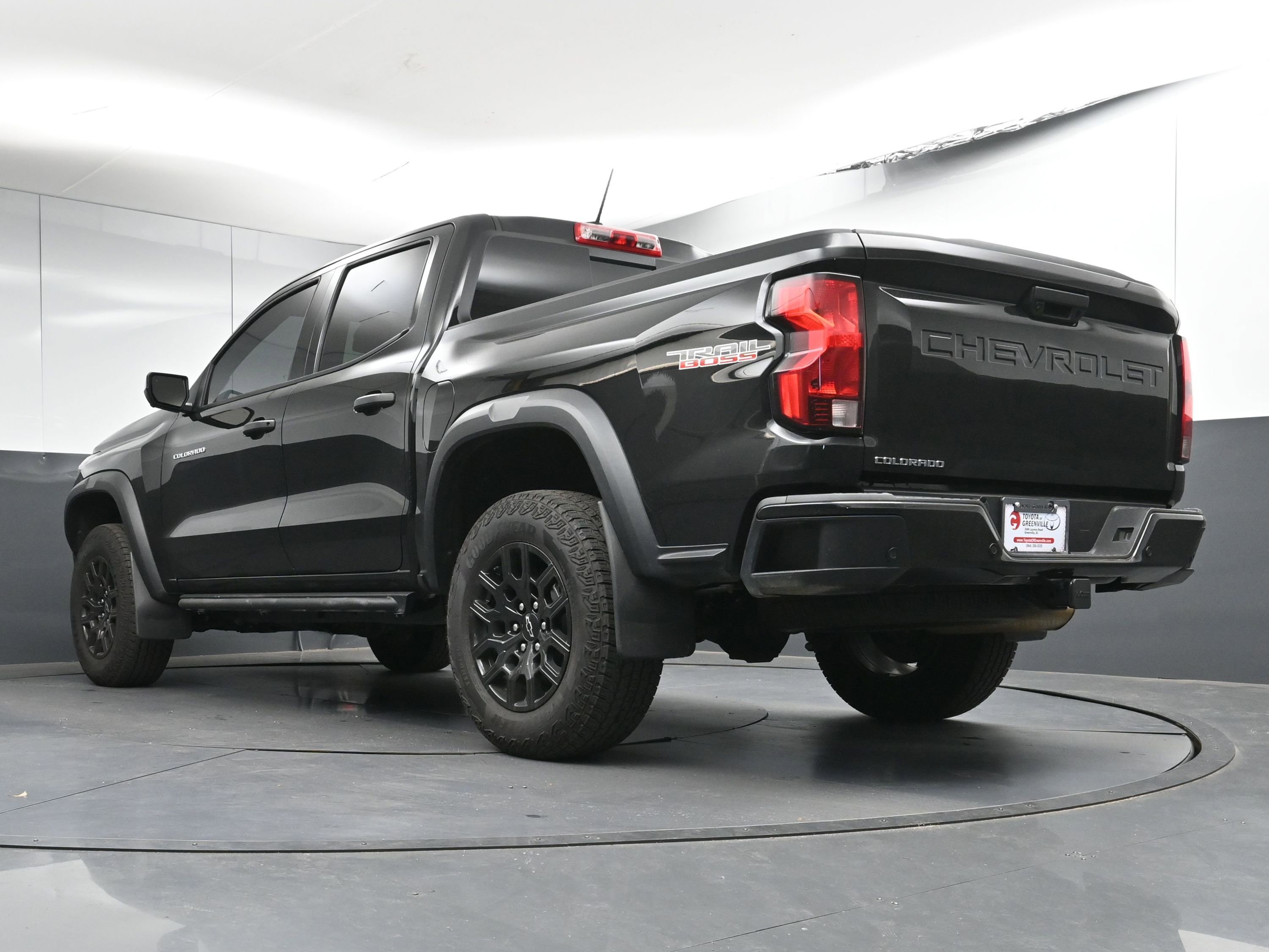 Used 2024 Chevrolet Colorado Trail Boss w/ Technology Package image 28