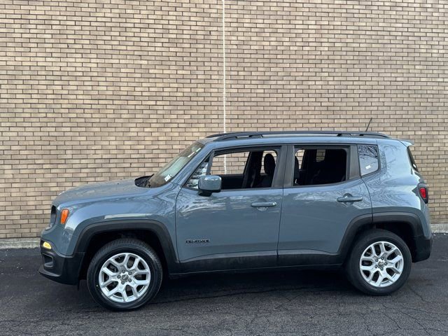 Used 2017 Jeep Renegade Latitude w/ Cold Weather Group image 25