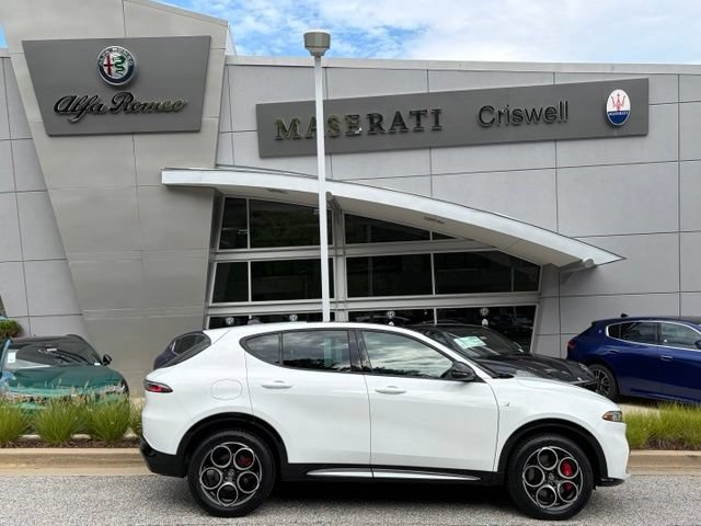 Used 2024 Alfa Romeo Tonale Ti w/ Premium Interior Package AWD/4WD image 4