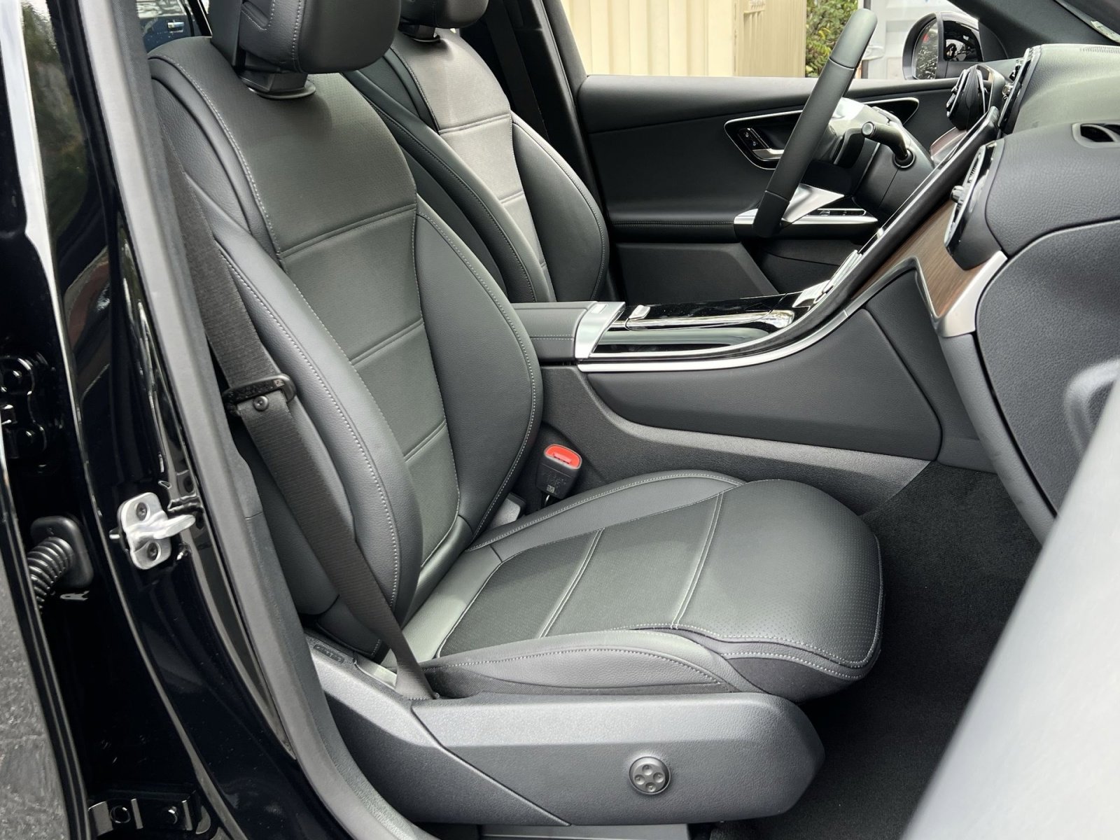 Certified 2026 Mercedes-Benz GLC 300 4MATIC image 26