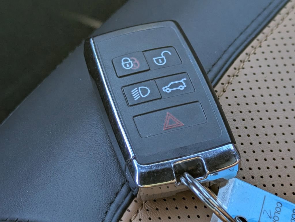 Used 2023 Land Rover Defender 130 X AWD/4WD image 28