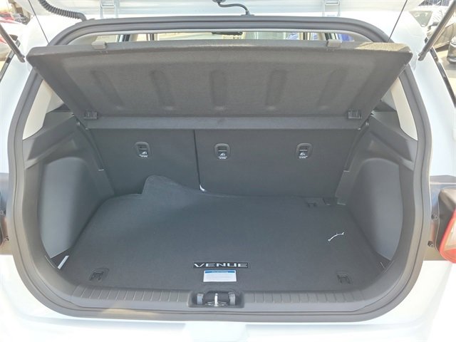 New 2026 Hyundai Venue SE image 19