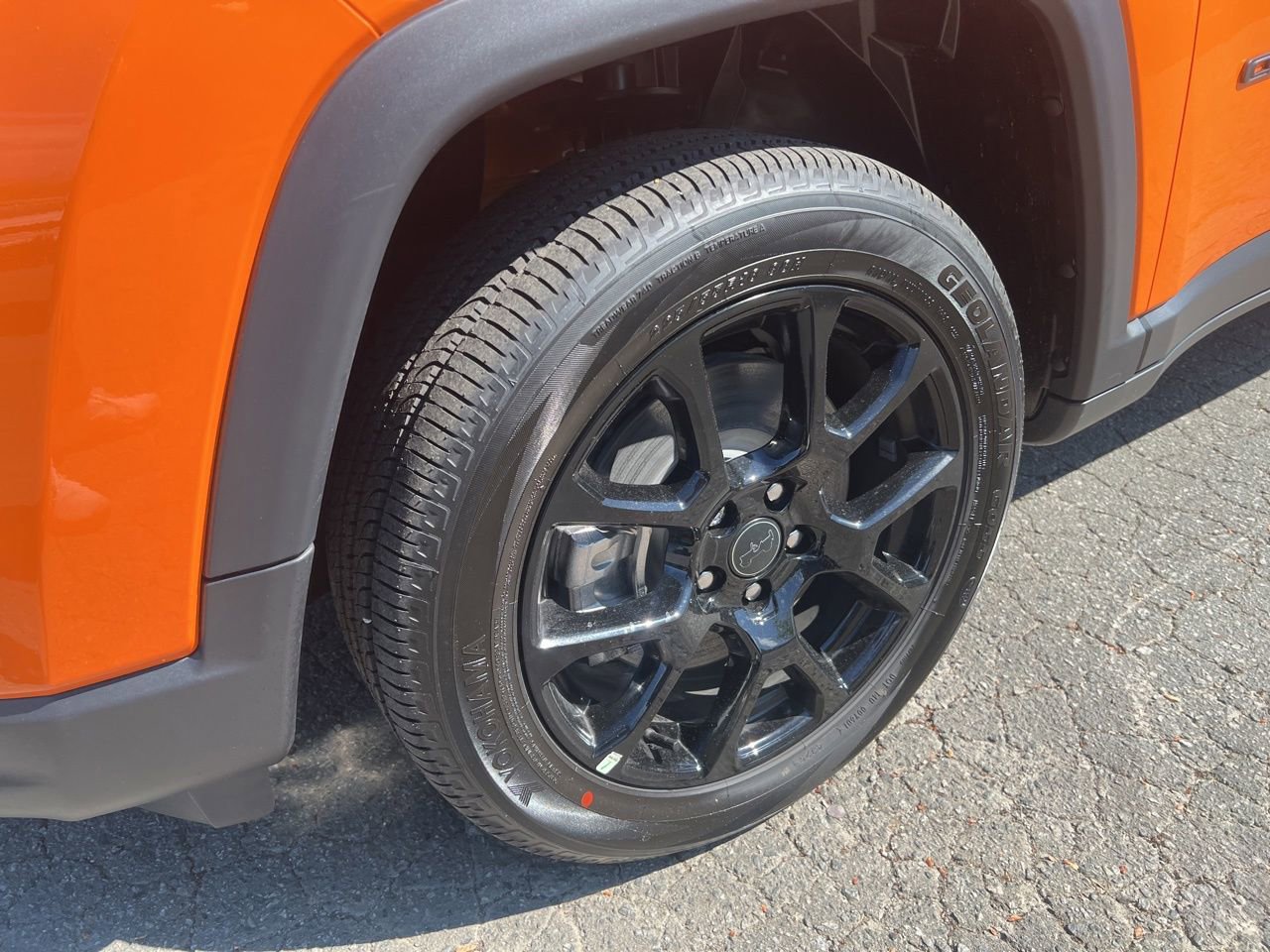 New 2026 Jeep Compass Latitude image 9