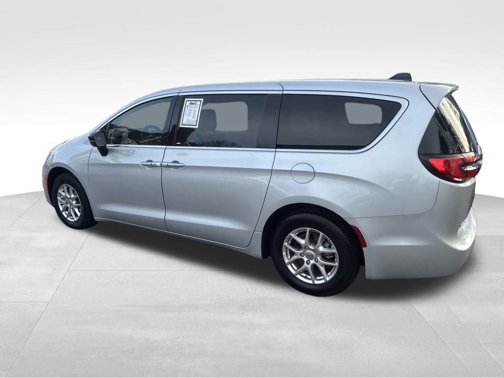 Used 2023 Ford Expedition XLT image 29