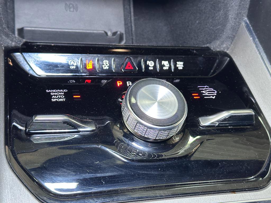 Certified 2024 Jeep Wagoneer Series II w/ Convenience Group I image 43