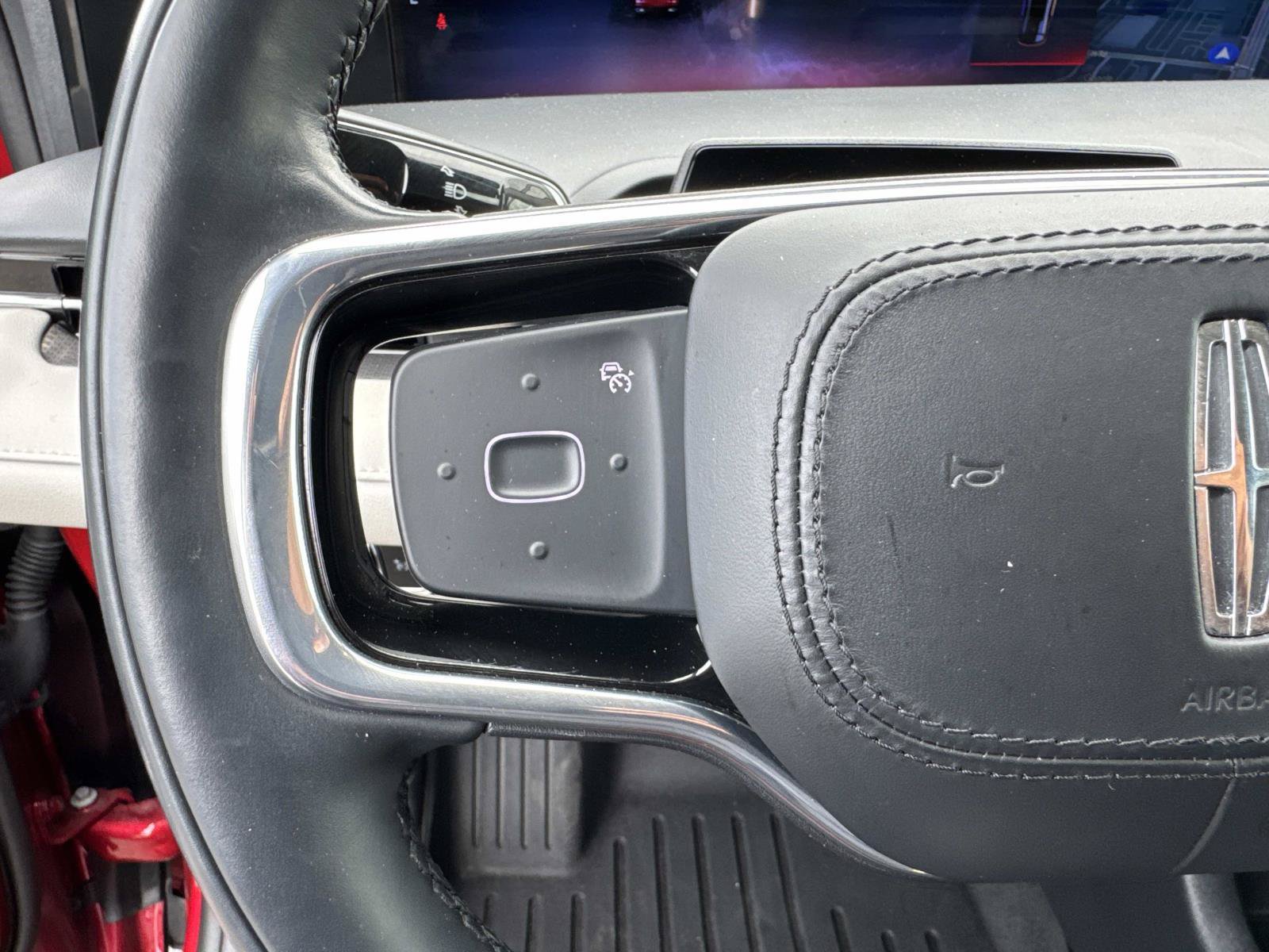Used 2025 Lincoln Nautilus Premier AWD/4WD image 29