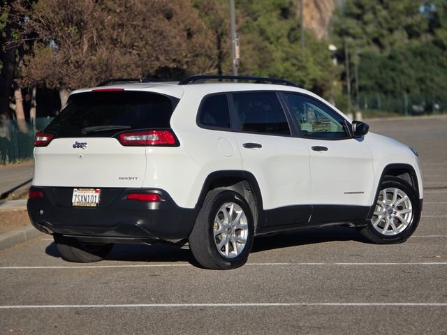 Used 2016 Jeep Cherokee Sport image 6