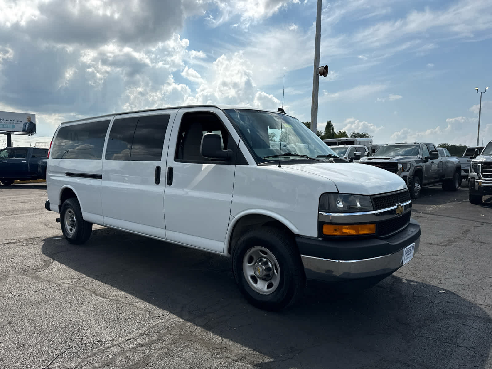 Certified 2024 Chevrolet Express 3500 LT w/ LT Preferred Equipment Group RWD image 7