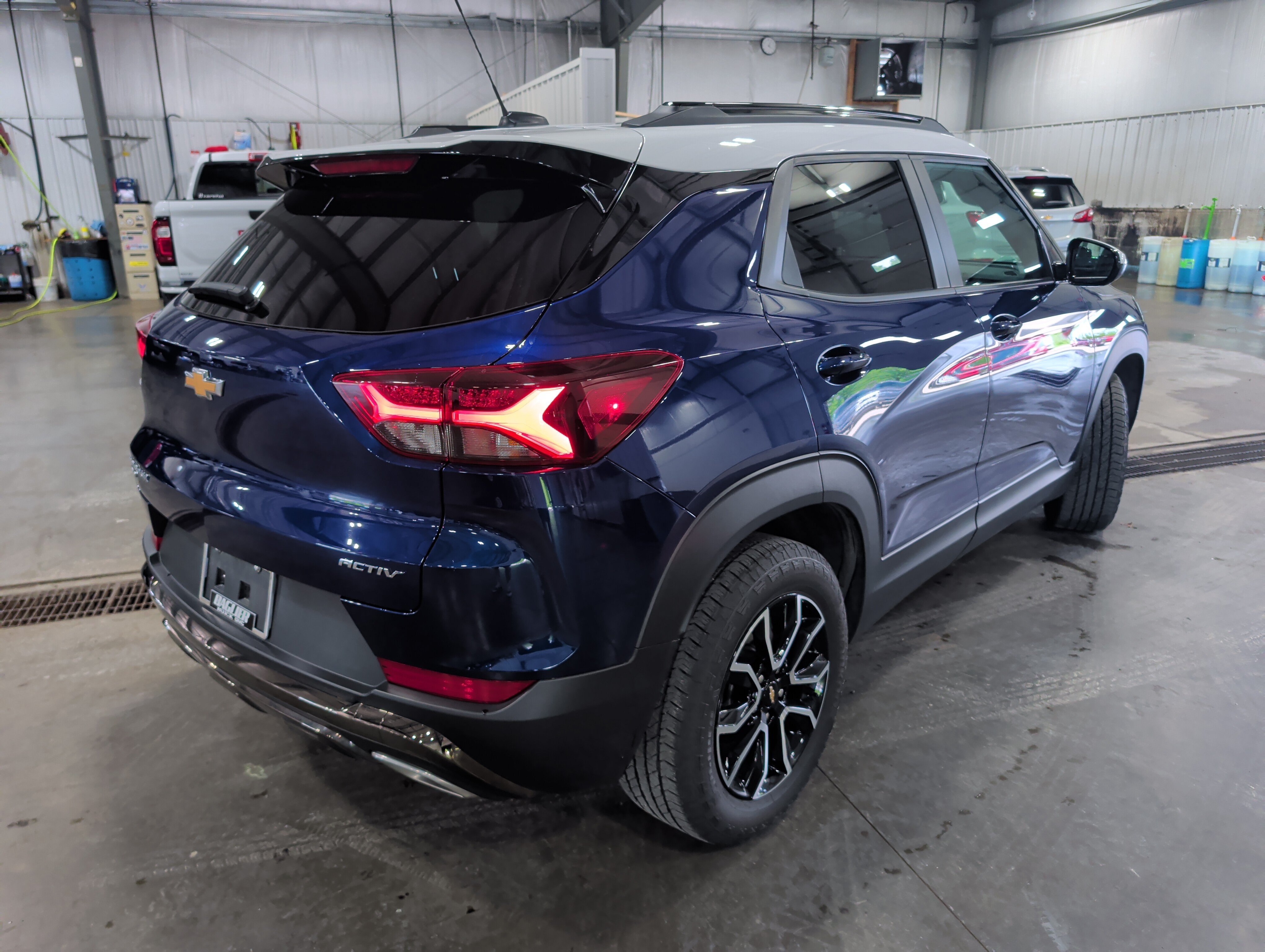 Used 2023 Chevrolet TrailBlazer ACTIV w/ Sun and Liftgate Package AWD/4WD image 3