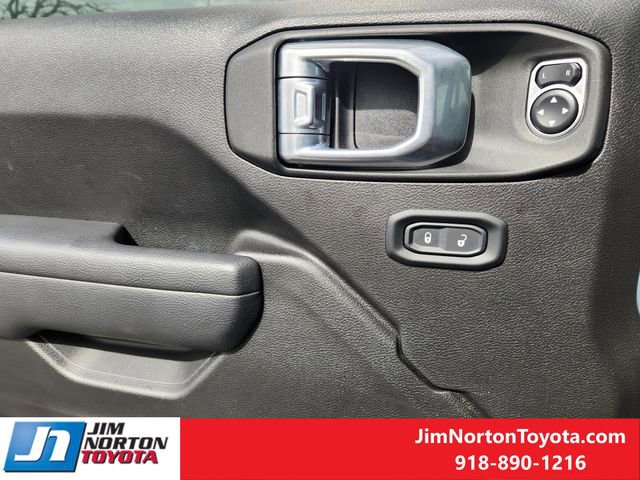 Used 2024 Jeep Wrangler Rubicon image 24