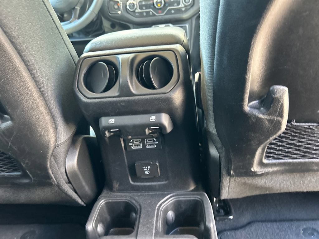 Certified 2025 Jeep Wrangler Unlimited Rubicon AWD/4WD image 32