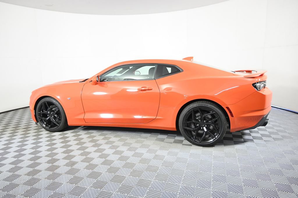 Used 2019 Chevrolet Camaro SS RWD image 3