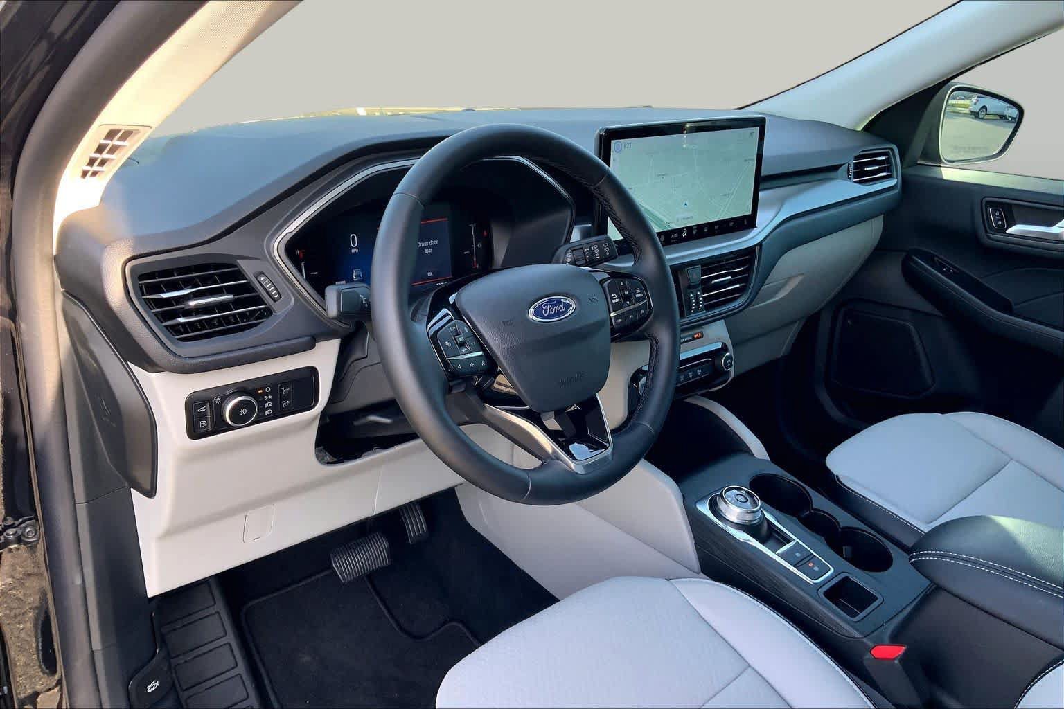 Used 2025 Ford Escape SE FWD image 36